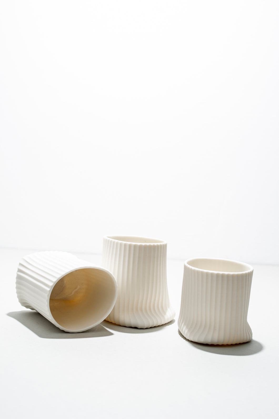 WHITE CUPS /  MANUEL KUGLER