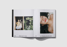 Load image into Gallery viewer, WHO AM I? I AM. / Galerie Kernweine x Staatsgalerie
